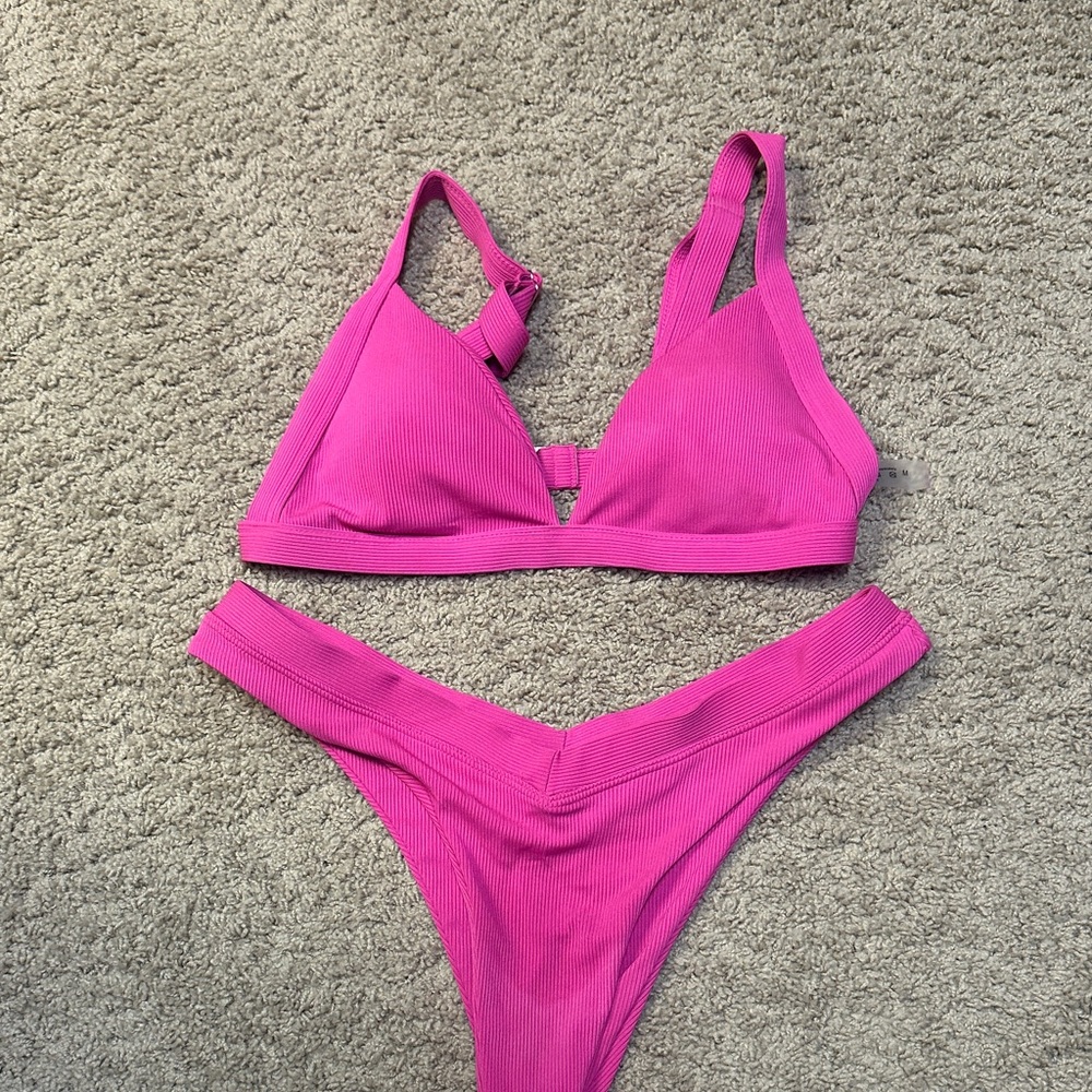 Chic Magenta Bikini Set